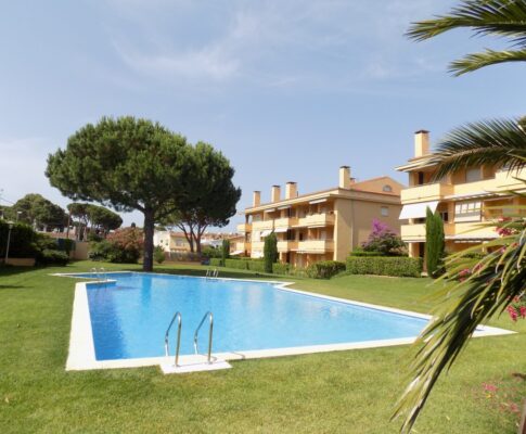 Appartement à louer L&rsquo;Escala excellente zone communautaire