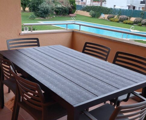 Apartament amb terrassa piscina jardí comunitaris